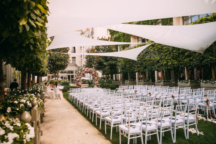 Ritz Paris outdoor wedding ceremony with Fête in France
