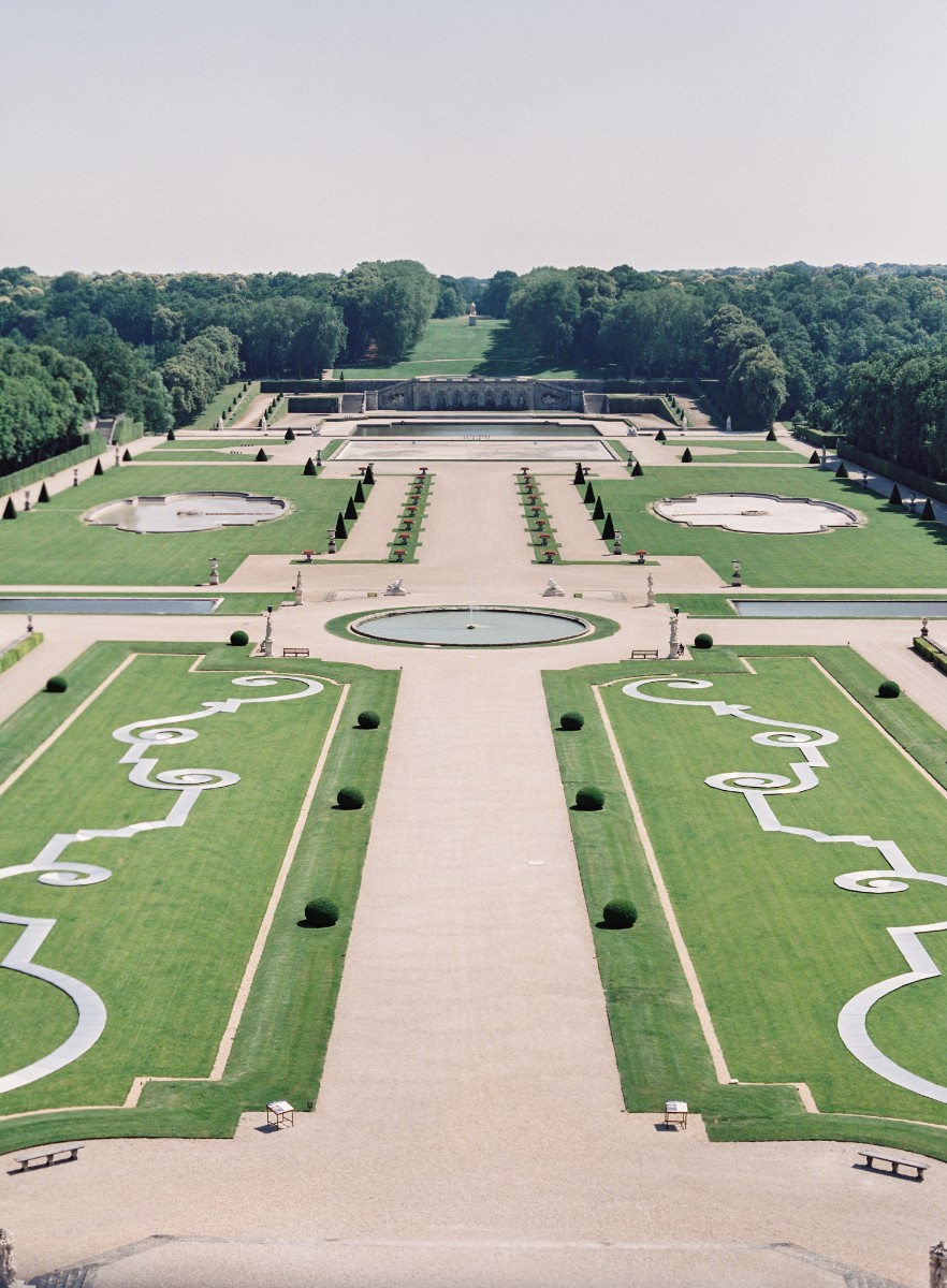 Spectacular château and gardens near Paris Château de Vaux le Vicomte with Fête in France